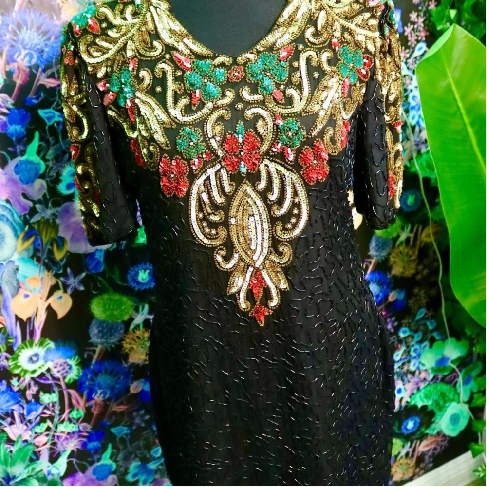 Dresses - Picture 6 of 8